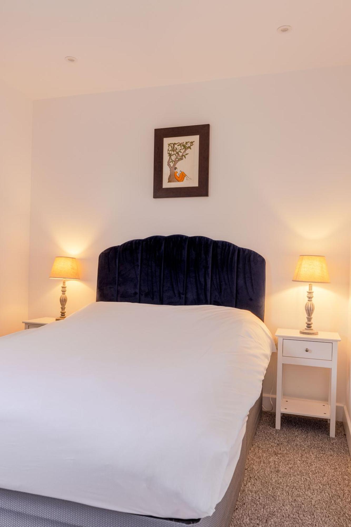 Boutique Vertigo Apartment Central Kingston/London 泰晤士河畔京士顿 外观 照片