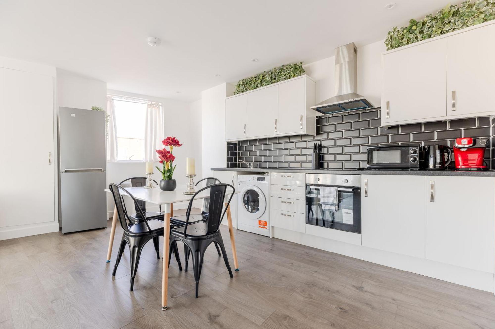 Boutique Vertigo Apartment Central Kingston/London 泰晤士河畔京士顿 外观 照片
